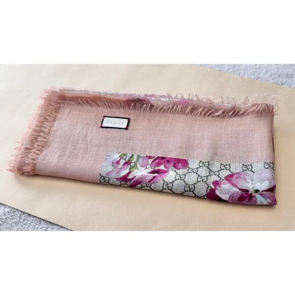Like New: Gucci Blooms Modal Silk Shawl/Scarf, 140x140cm, Pink Floral 2016-2017 - Picture 6 of 16